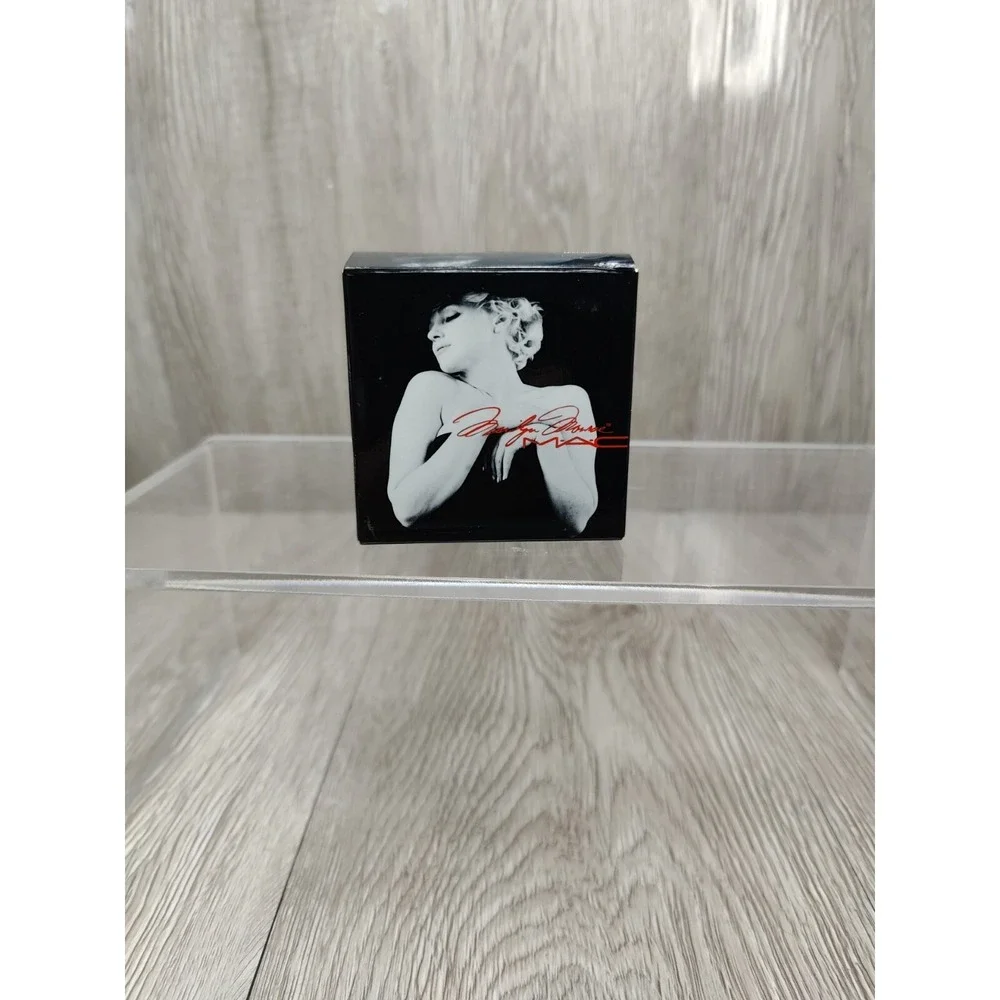 MAC Marilyn Monroe Powder Blush Legendary Pale Soft‎ Coral Peach Satin New